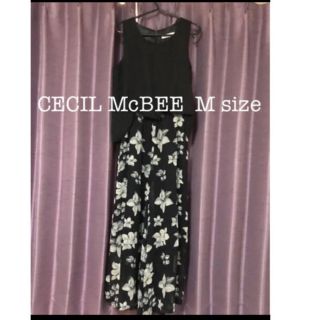 セシルマクビー(CECIL McBEE)のワンピース　セシルマクビー　　新品　M size(ロングワンピース/マキシワンピース)