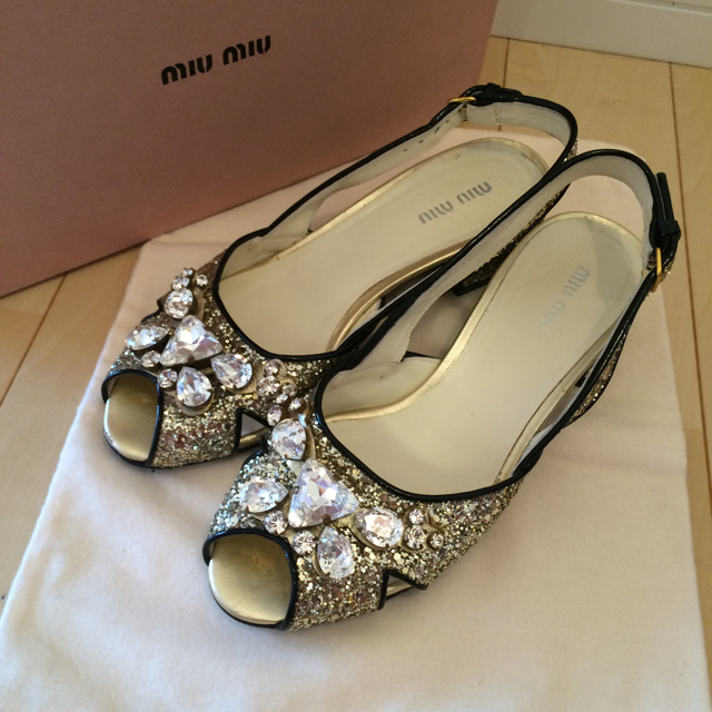 miumiu グリッターサンダル 美品 miumiu グリッターサンダル 美品