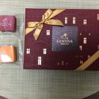 チョコレート(chocolate)のGODIVA ゴディバ 12粒 サブレショコラ2粒(菓子/デザート)