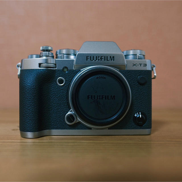 富士フイルム(フジフイルム)のFUJIFILM X-T3 おまけあり スマホ/家電/カメラのカメラ(ミラーレス一眼)の商品写真