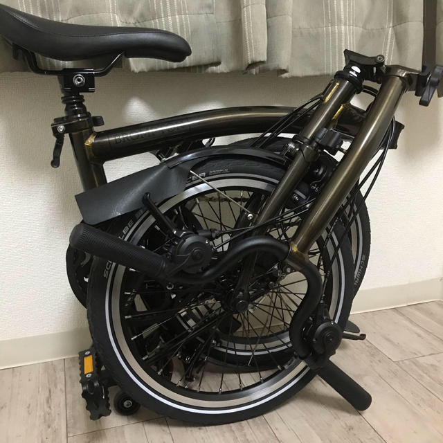 BROMPTON(ブロンプトン)のBROMPTON M6L ブラックラッカー　 スポーツ/アウトドアの自転車(自転車本体)の商品写真