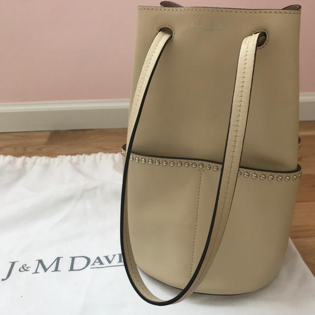 J&M DAVIDSON(ジェイアンドエムデヴィッドソン)のJ&M DAVIDSON ミニデイジー レディースのバッグ(ハンドバッグ)の商品写真