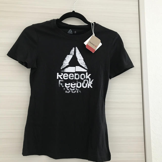 Reebok(リーボック)のリーボック　レディースＴシャツ　Ｓサイズ　ブラック　NIKE アディダス レディースのトップス(Tシャツ(半袖/袖なし))の商品写真