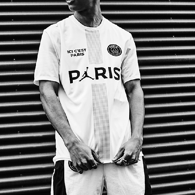 NIKE(ナイキ)のXL PSG Jordan パリサンジェルマン POLY REPLICA TOP メンズのトップス(Tシャツ/カットソー(半袖/袖なし))の商品写真
