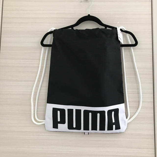 PUMA(プーマ)のプーマ　ナップサック　新品　ブラック　NIKE アディダス　トレーニング メンズのバッグ(バッグパック/リュック)の商品写真