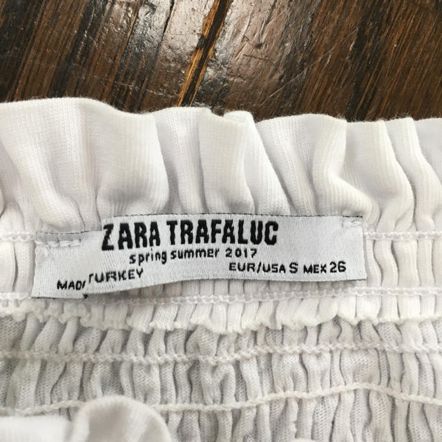 ZARA(ザラ)のzara  オフショルダー ブラウス レディースのトップス(シャツ/ブラウス(長袖/七分))の商品写真