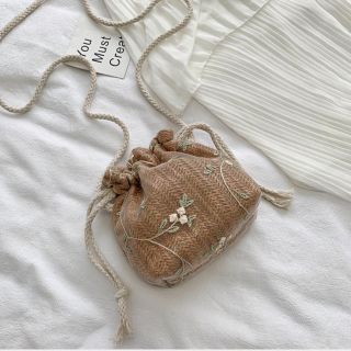 ザラ(ZARA)のラスト1点花柄刺繍巾着ショルダーバック(ショルダーバッグ)