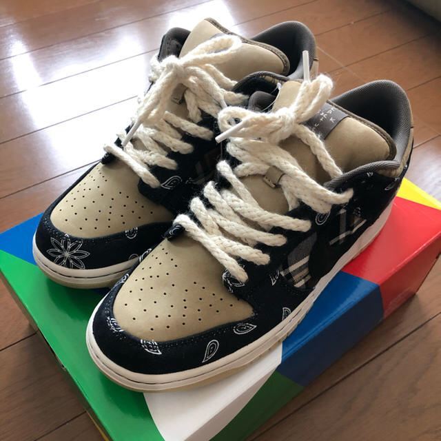 NIKE(ナイキ)のnike dunk sb low travis scott 28cm メンズの靴/シューズ(スニーカー)の商品写真