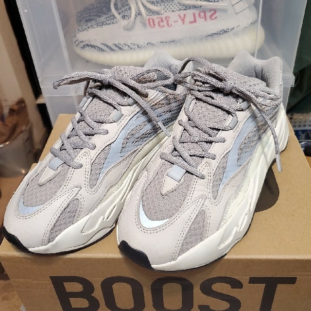 adidas yeezyboost700V2 (OG/25.5cm)