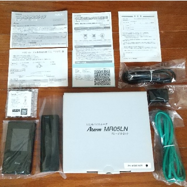 NEC(エヌイーシー)のAterm MR05LN 3B (LTEモバイルルータ クレードルセット) スマホ/家電/カメラのPC/タブレット(PC周辺機器)の商品写真
