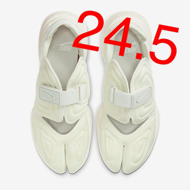 NIKE(ナイキ)のNIKE ナイキ AQUA RIFT アクアリフト 24.5 白 ホワイト 新品 レディースの靴/シューズ(スニーカー)の商品写真