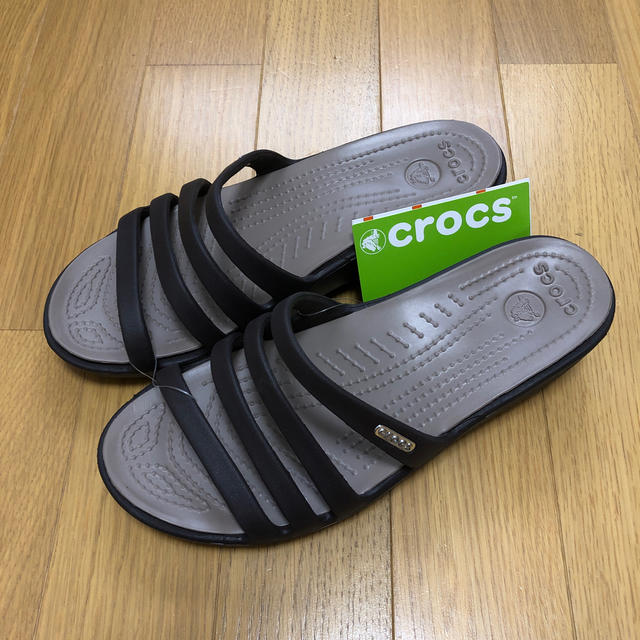 crocs(クロックス)のクロックス●サンダル●新品タグ付き レディースの靴/シューズ(サンダル)の商品写真