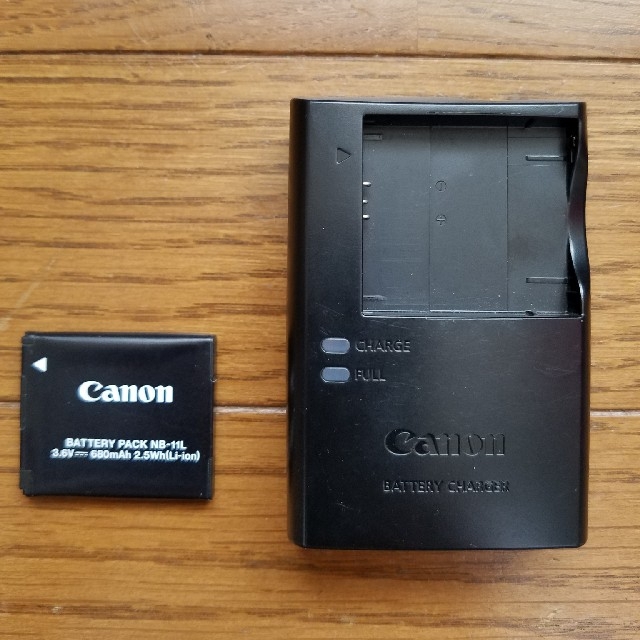 Canon(キヤノン)のCanon IXY200のバッテリーとバッテリーチャージャー スマホ/家電/カメラのカメラ(コンパクトデジタルカメラ)の商品写真