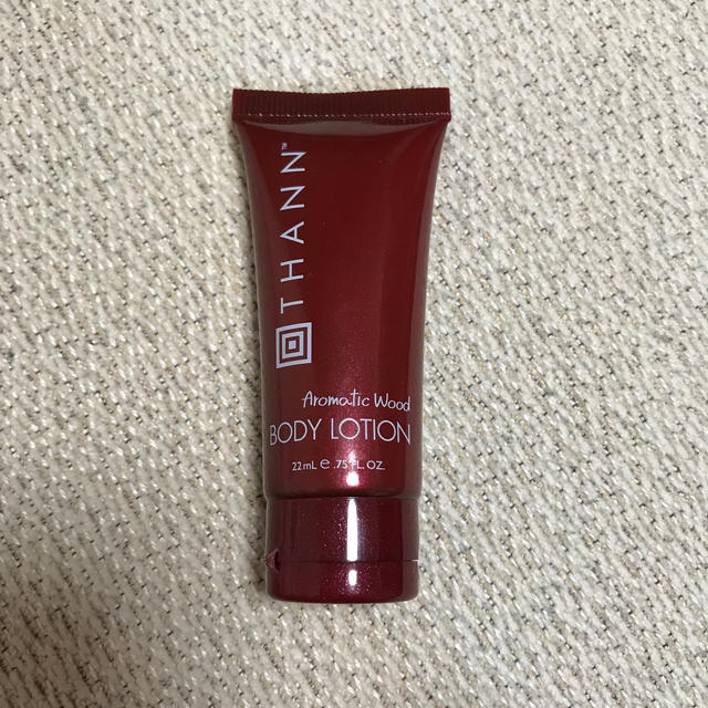 L'OCCITANE(ロクシタン)の新品　THANN ボディローション　アメニティ　ボディクリームボディミルク コスメ/美容のボディケア(ボディローション/ミルク)の商品写真