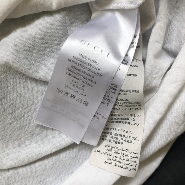 Gucci tシャツ値下げしました。
トップス
の通販 by ブスs shop｜グッチならラクマ - GUCCI 