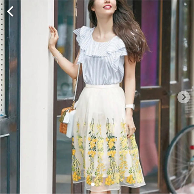 Chesty(チェスティ)の【特価】チェスティ 刺繍　スカート　オーガンジー　花　フラワー　白　イエロー　黄 レディースのスカート(ひざ丈スカート)の商品写真