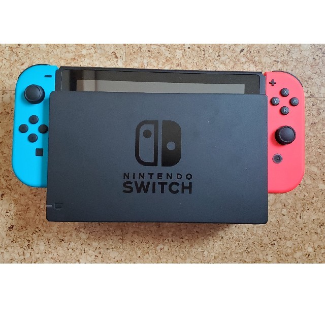 Nintendo Switch(ニンテンドースイッチ)の任天堂　switch 本体+マリオカート+dead by daylight エンタメ/ホビーのゲームソフト/ゲーム機本体(家庭用ゲーム機本体)の商品写真