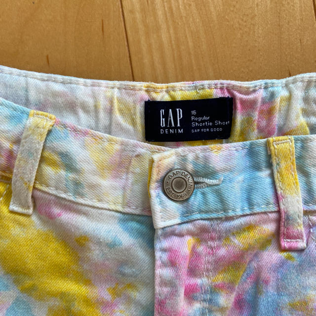 GAP(ギャップ)のGAP デニムショートパンツ キッズ/ベビー/マタニティのキッズ服女の子用(90cm~)(パンツ/スパッツ)の商品写真