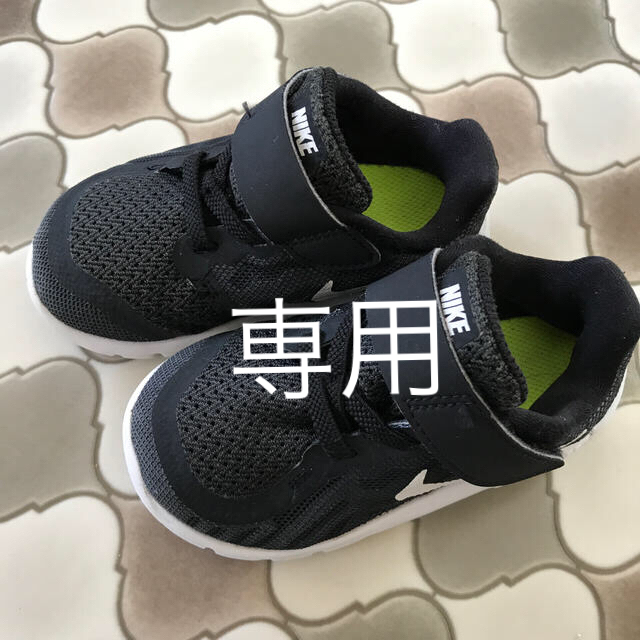 NIKE(ナイキ)のNIKE スニーカー キッズ/ベビー/マタニティのキッズ靴/シューズ(15cm~)(スニーカー)の商品写真