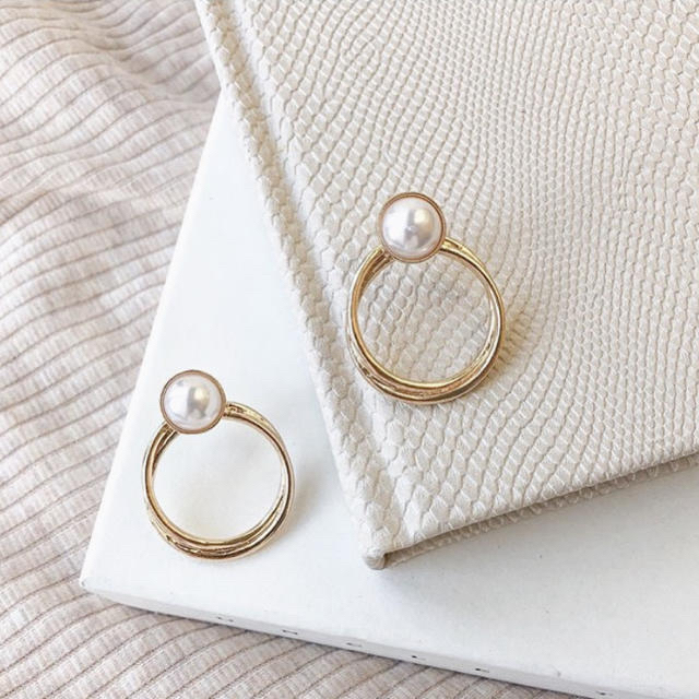 DEUXIEME CLASSE(ドゥーズィエムクラス)のpearl layered rings clip (earring) レディースのアクセサリー(イヤリング)の商品写真