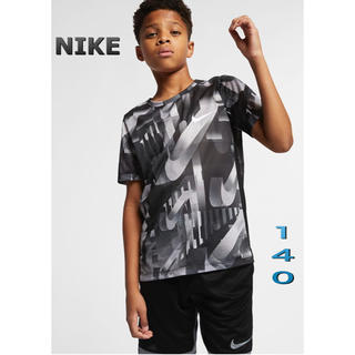 ナイキ(NIKE)のNIKE ジュニア Tシャツ　140㎝　新品(Tシャツ/カットソー)