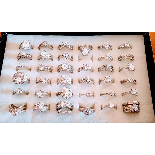 最終お値下げ☆新品☆大粒シルバーデザインリング レディースのアクセサリー(リング(指輪))の商品写真