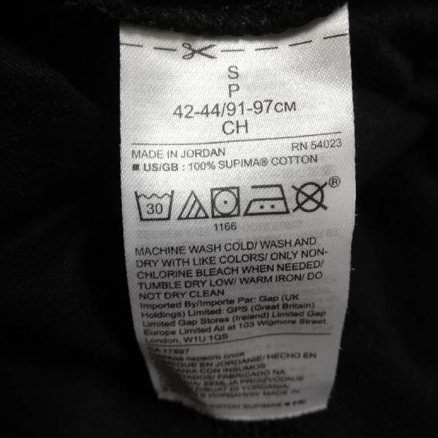 Banana Republic(バナナリパブリック)のバナナリパブリック 黒 ネック深め Tシャツ メンズのトップス(Tシャツ/カットソー(半袖/袖なし))の商品写真