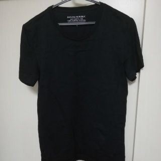 バナナリパブリック(Banana Republic)のバナナリパブリック 黒 ネック深め Tシャツ(Tシャツ/カットソー(半袖/袖なし))