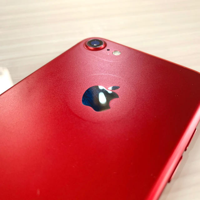 iPhone(アイフォーン)のiPhone 7 Red 128GB SIMフリー スマホ/家電/カメラのスマートフォン/携帯電話(スマートフォン本体)の商品写真