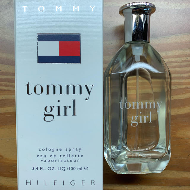 TOMMY HILFIGER(トミーヒルフィガー)の【未使用】トミーガール香水100ml コスメ/美容の香水(香水(女性用))の商品写真