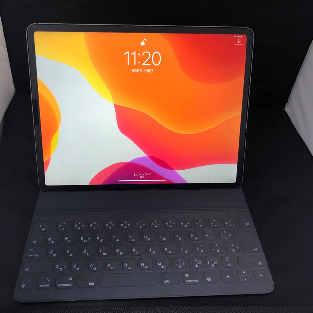 Apple(アップル)のiPad Pro（第3世代）SIMフリー化とSmart Keyboard スマホ/家電/カメラのPC/タブレット(タブレット)の商品写真