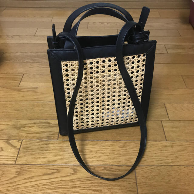 ZARA(ザラ)のZARA レディースのバッグ(ショルダーバッグ)の商品写真