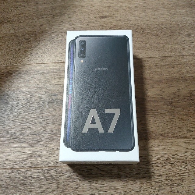 GALAXY A7 新品未使用