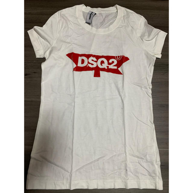 DSQUARED2(ディースクエアード)のDSQ2 Tシャツ レディースのトップス(Tシャツ(半袖/袖なし))の商品写真
