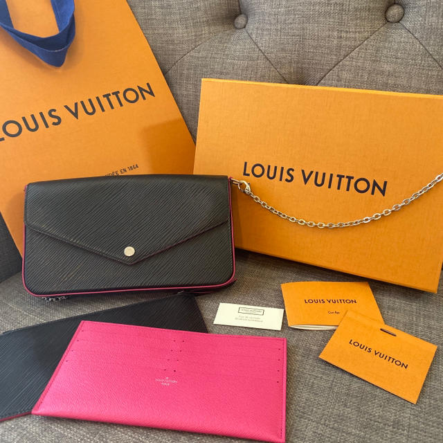 LOUIS VUITTON(ルイヴィトン)のヴィトン エピ♡チェーンウォレット レディースのバッグ(ショルダーバッグ)の商品写真