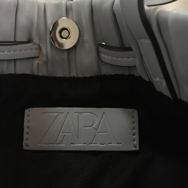 ZARA(ザラ)の最終値❣️ZARA プリーツバッグ　水色 レディースのバッグ(ショルダーバッグ)の商品写真