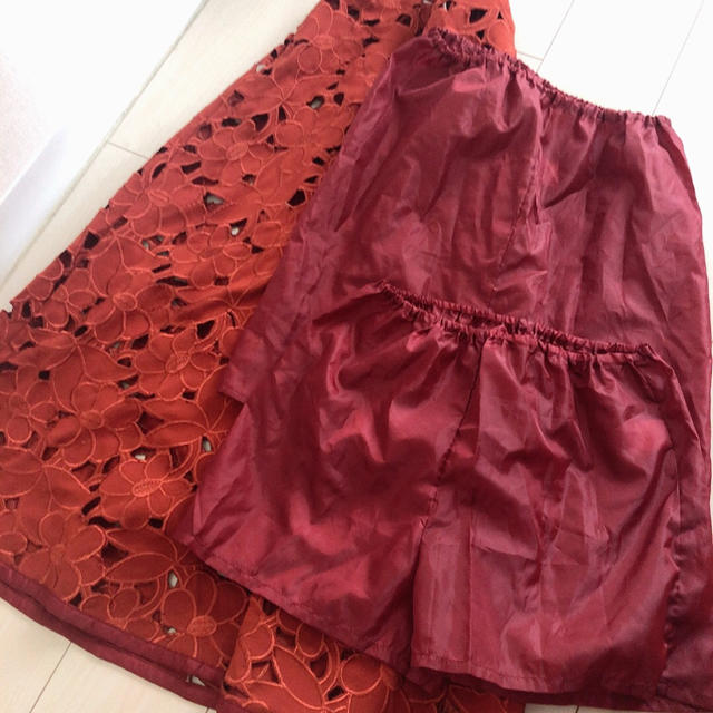 Ameri VINTAGE(アメリヴィンテージ)のミッフィー88様　AMERI VIOLA CUTWORK FLARE SKIRT レディースのスカート(ロングスカート)の商品写真
