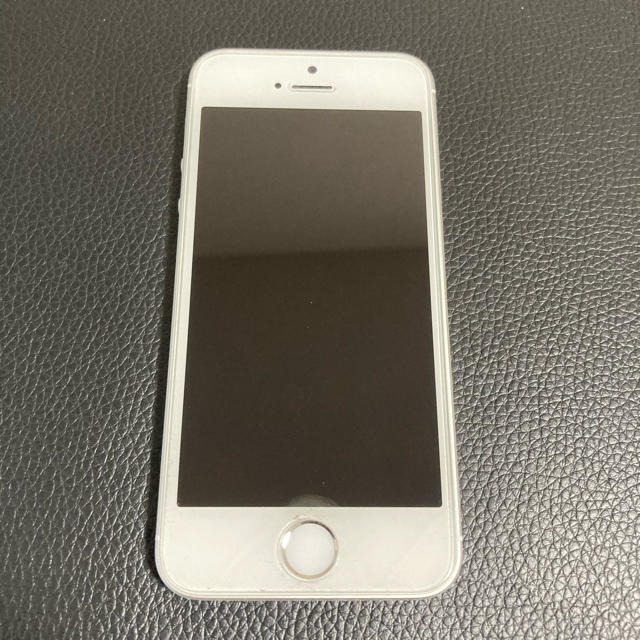 iPhone(アイフォーン)のiphone se 初代　64GB シルバー スマホ/家電/カメラのスマートフォン/携帯電話(スマートフォン本体)の商品写真