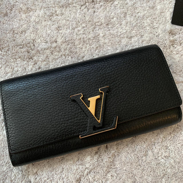 LOUIS VUITTON(ルイヴィトン)のルイヴィトン　ポルトフォイユカプシーヌ　ロングウォレット レディースのファッション小物(財布)の商品写真