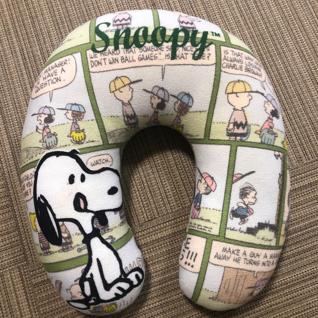 SNOOPY(スヌーピー)の値下げしました！　☆スヌーピー   ネックピロー インテリア/住まい/日用品の日用品/生活雑貨/旅行(旅行用品)の商品写真