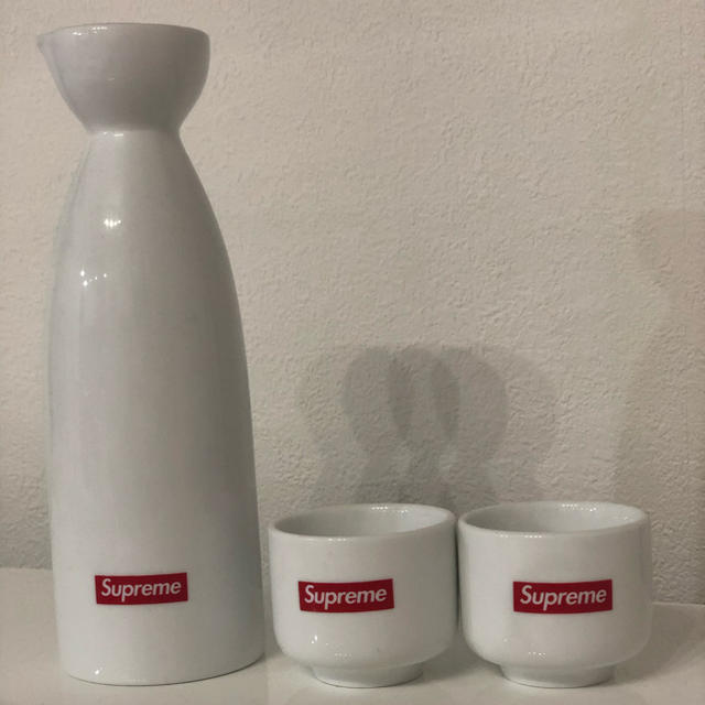 Supreme(シュプリーム)のsupreme 酒　sake set 食品/飲料/酒の酒(日本酒)の商品写真