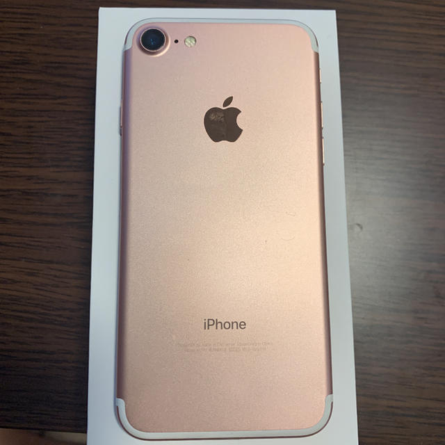 Apple(アップル)のiPhone7 ピンク　32GB SIMフリー　値下げ不可 スマホ/家電/カメラのスマートフォン/携帯電話(スマートフォン本体)の商品写真