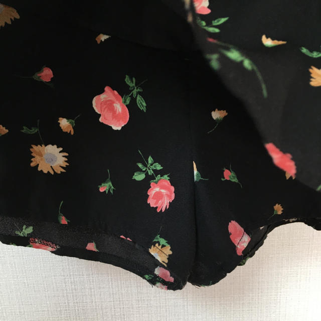 花柄 キュロット  レディースのスカート(ミニスカート)の商品写真