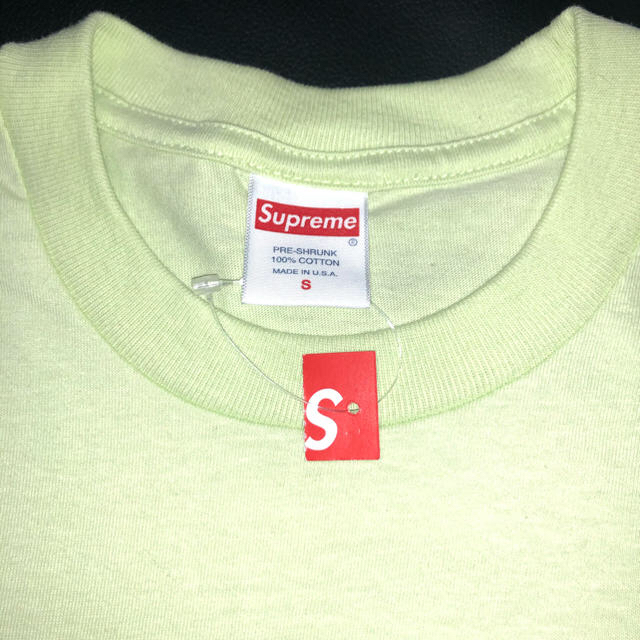 Supreme(シュプリーム)のシュプリーム　Tupac Hologram Tee メンズのトップス(Tシャツ/カットソー(半袖/袖なし))の商品写真