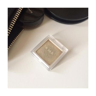 アールエムケー(RMK)の⬜️RMK パウダーアイズ EX04(アイシャドウ)