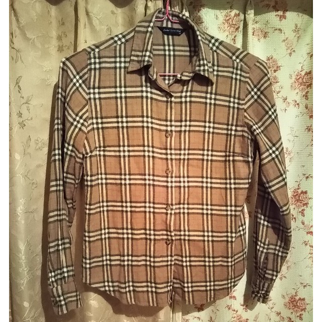 ノーブランド チェックシャツ ネルシャツ サイズM レディースのトップス(シャツ/ブラウス(長袖/七分))の商品写真