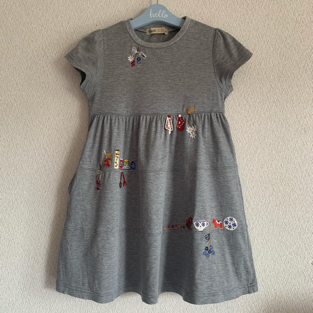 familiar(ファミリア)のfamiliar f dash♡ティア－ドワンピース 半袖 刺繍♡120cm キッズ/ベビー/マタニティのキッズ服女の子用(90cm~)(ワンピース)の商品写真