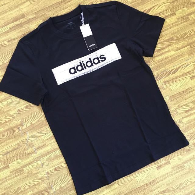 adidas(アディダス)の【新品】アディダス　半袖Tシャツ　サイズM   ブラック メンズのトップス(Tシャツ/カットソー(半袖/袖なし))の商品写真