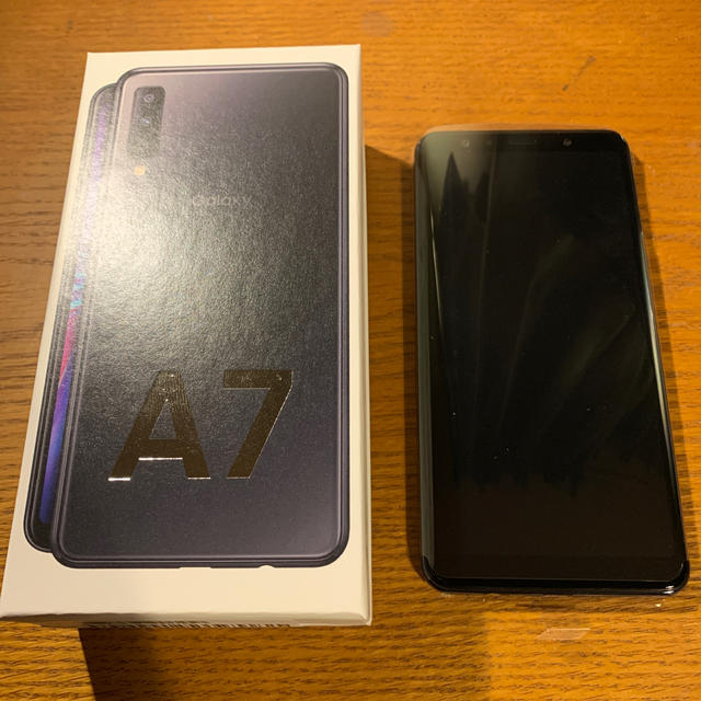 Galaxy A7 black 64GB 新品