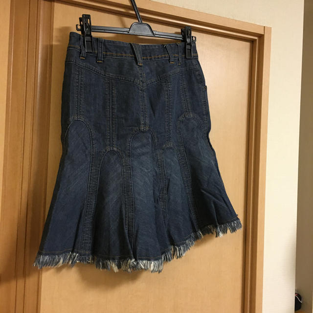 MK MICHEL KLEIN(エムケーミッシェルクラン)のデニムスカート レディースのスカート(ひざ丈スカート)の商品写真